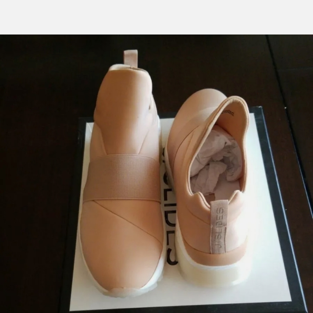 New In Box J/Slides Cliff Wedge Pull On Sneakers - image 6